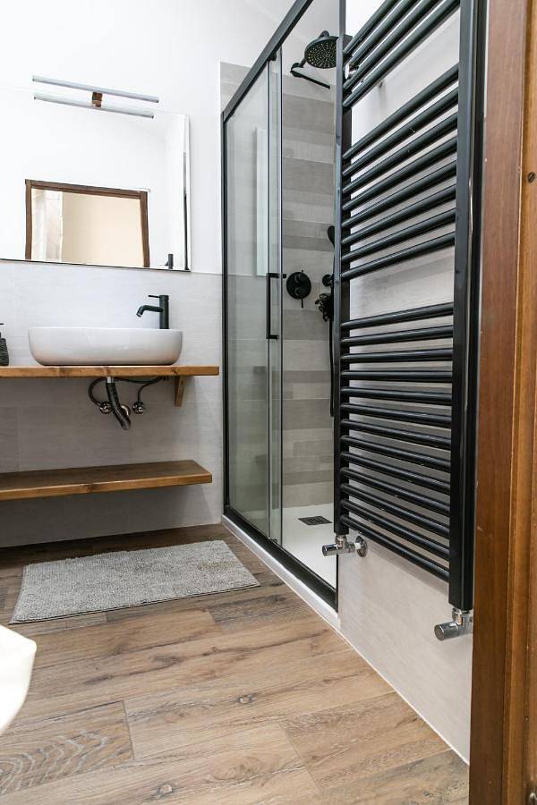 Gîte pour 4 personnes, avec terrasse ainsi que jardin et vue, animaux acceptés dans Ospedaletti - 3