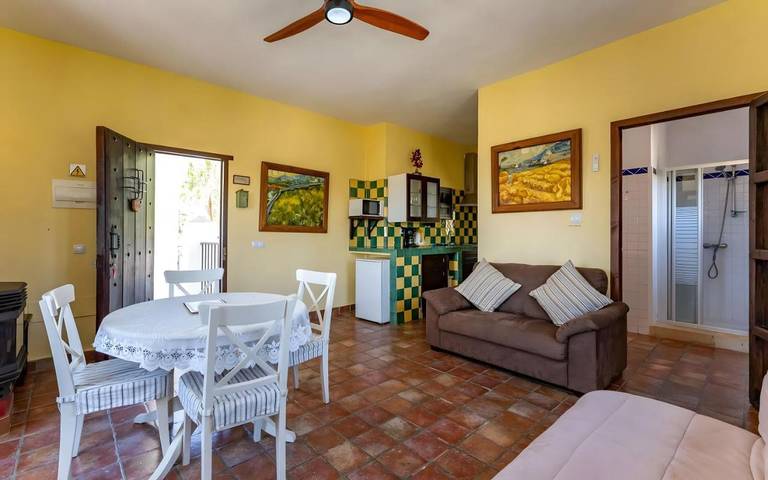 Casa rural para 3 personas, con jardín además de piscina y vistas en Alozaina - 2