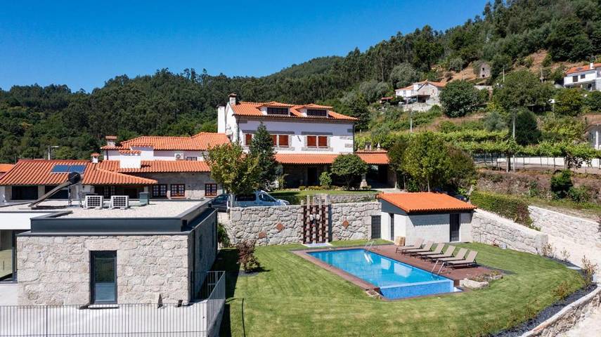 Casa rural para 3 personas, con vistas además de jardín y piscina, Se admiten mascotas en Arcos de Valdevez - 4