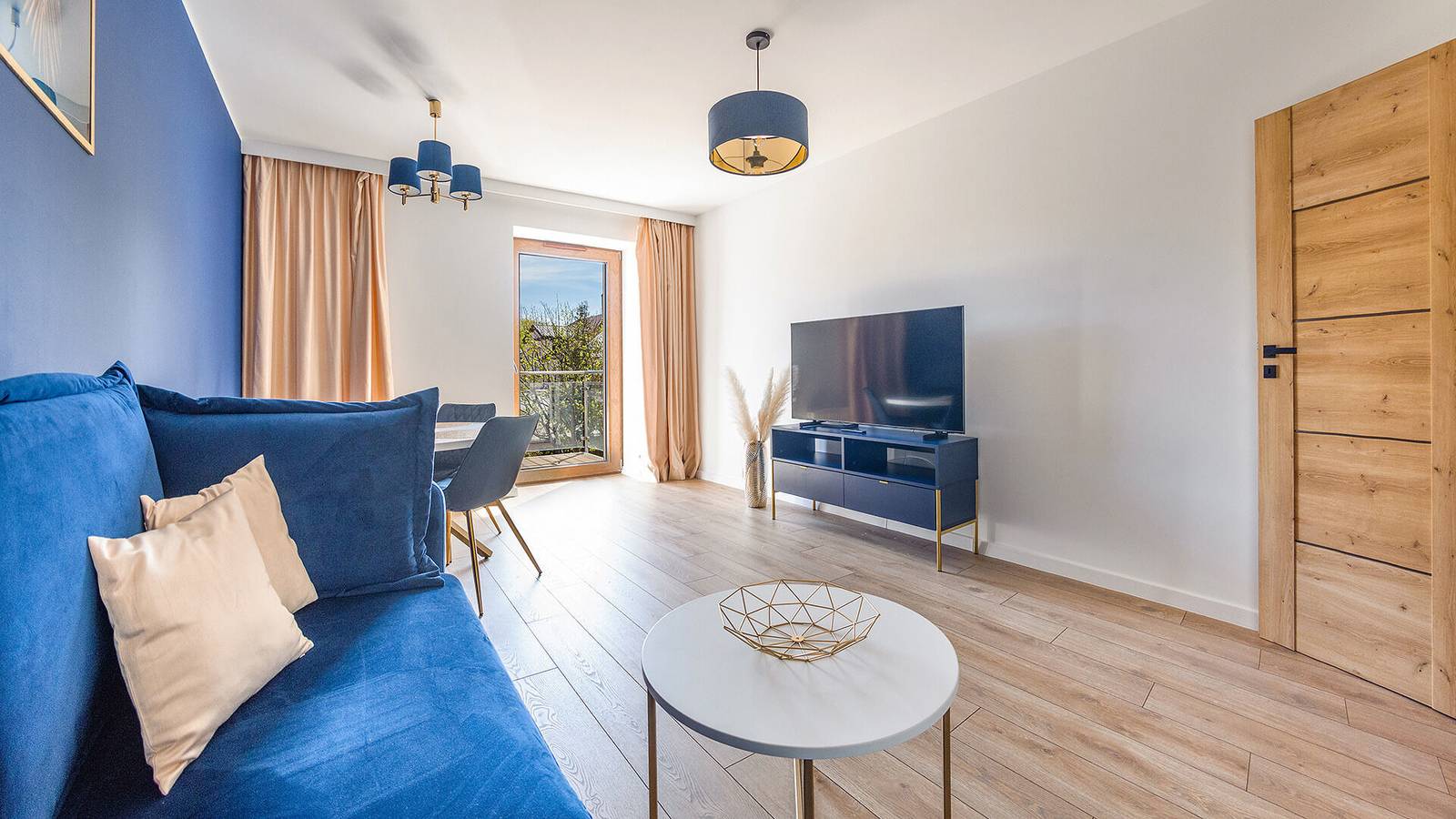 Cały apartament wypoczynkowy, Apartament wakacyjny dla 4 osób z balkon in Ustka, Morze Bałtyckie