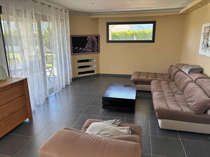 Location de vacances pour 11 personnes, avec jardin et piscine à Charmes-sur-Rhône - 4