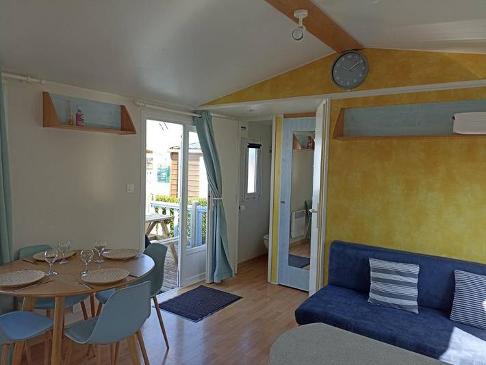 Location de vacances pour 4 personnes, avec Terrasse ainsi que Jardin et Piscine à Biville-sur-Mer - 2