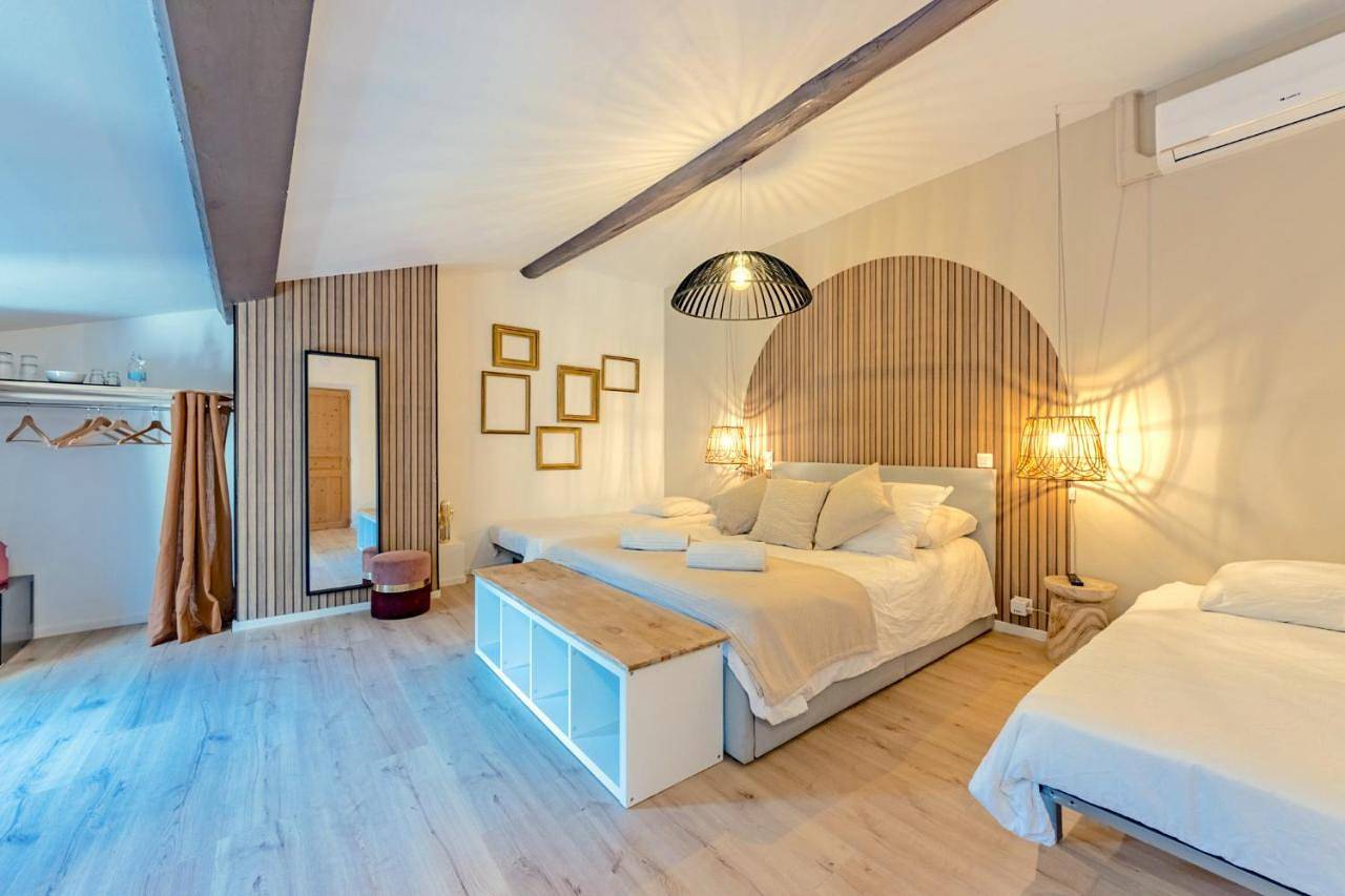 L'Oliveraie d'Eurocentre - Parking, Wifi & Petit-Déjeuner in Castelnau-d'Estrétefonds, Haute-Garonne