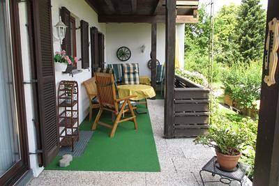 Entire holiday apartment, Holiday flat in Starkenburg in the Isartaler Landhaus in Starkenburg, Bernkastel-Kues region
