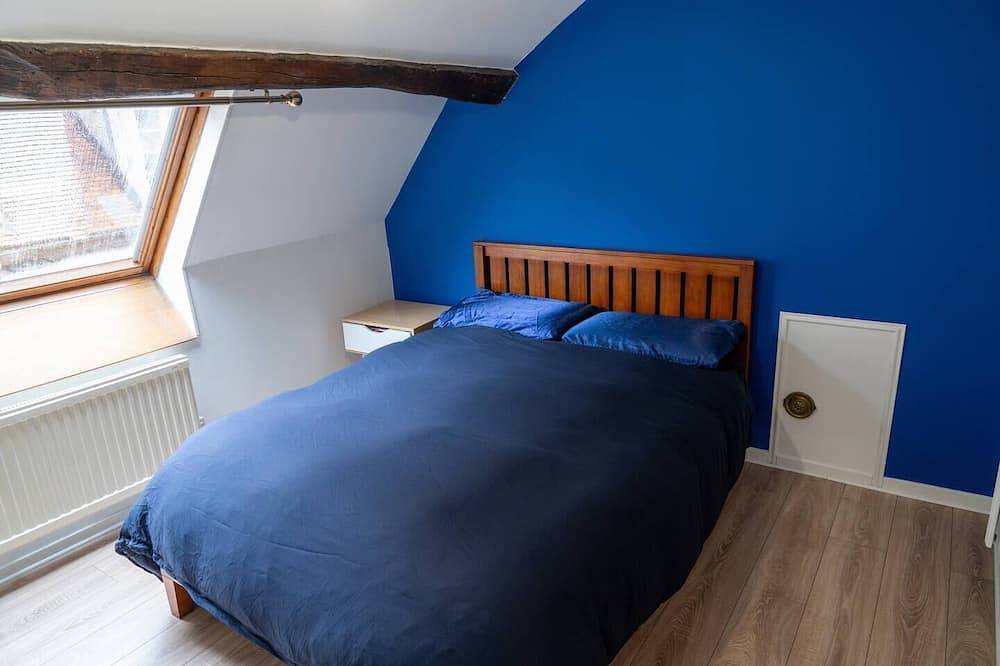 The charming house in Moulins, Allier (desambiguación)