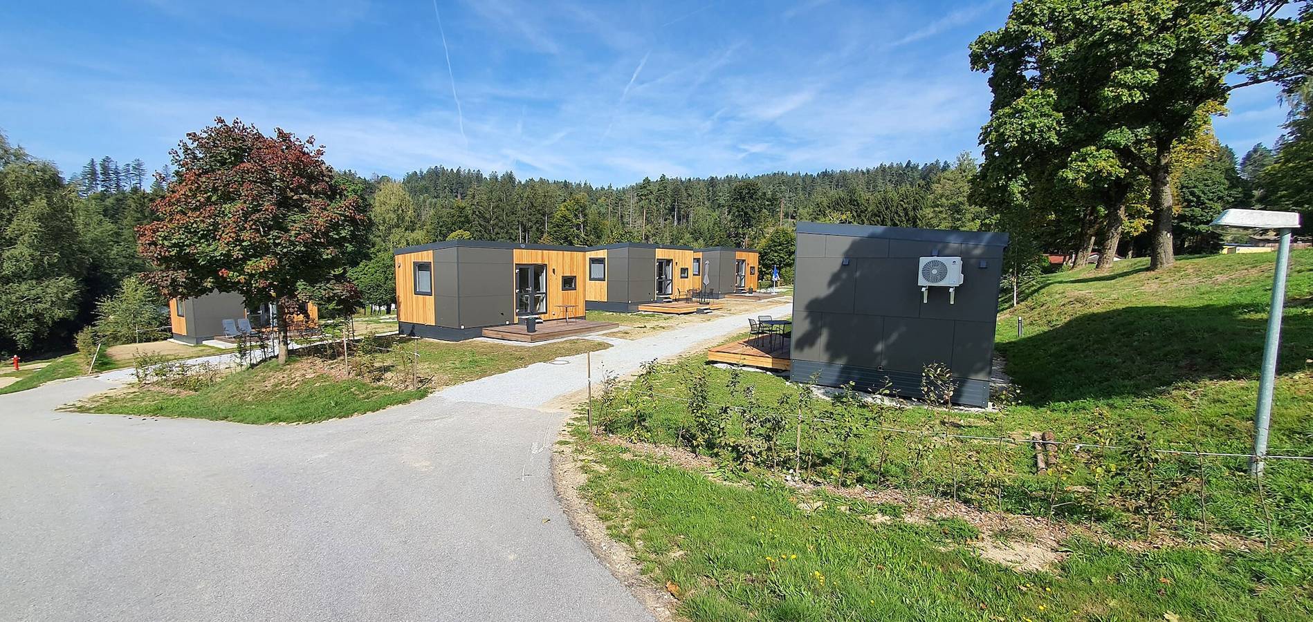 Ganze Ferienwohnung, Tiny Home 'Ferdl' mit Bergblick, Privatem Garten und Wi-Fi in Untergriesbach, Passauer Land