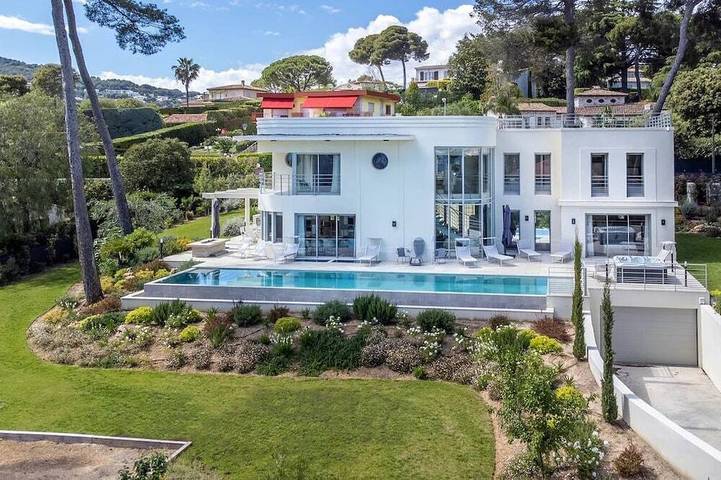 Maison de vacances pour 14 personnes, avec jardin et sauna ainsi que jacuzzi et piscine à Antibes