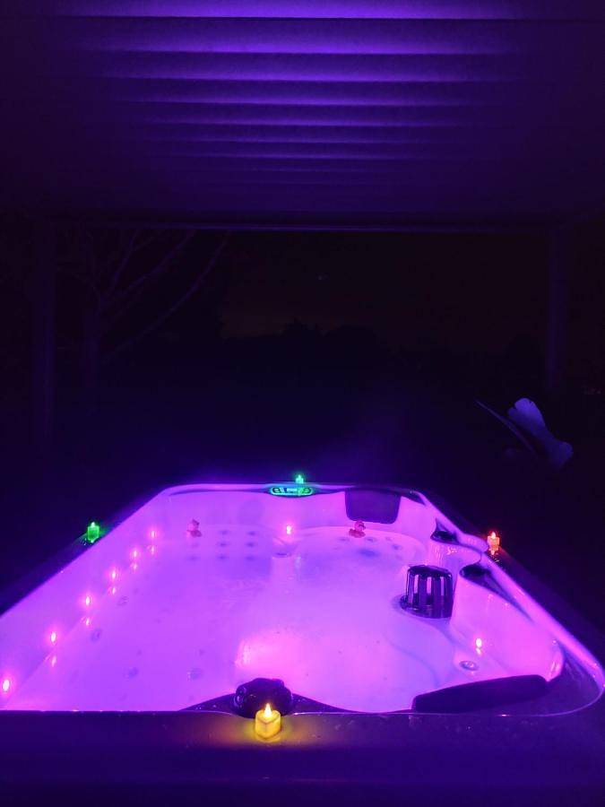 Casa de huéspuedes para 2 personas, con piscina además de jacuzzi y jardín - 1