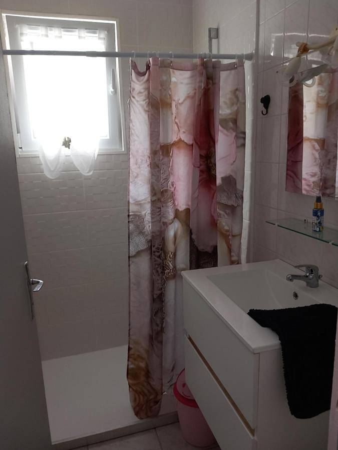 Petite maison avec jardin privé in Arvert, Côte de Beauté