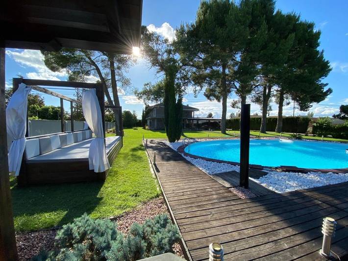 Chalet para 18 personas, con vistas además de jardín y piscina, Familias con niños en Provincia de Zaragoza - 4