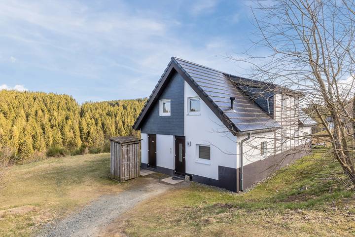 Bungalow für 16 Personen, mit Terrasse und Balkon/Terrasse im Sauerland - 2