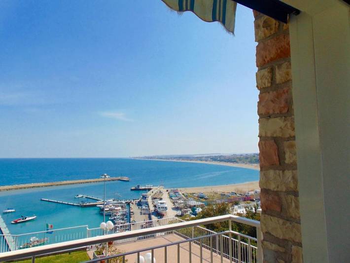 Ferienwohnung für 6 Personen, mit Terrasse und Ausblick - 1