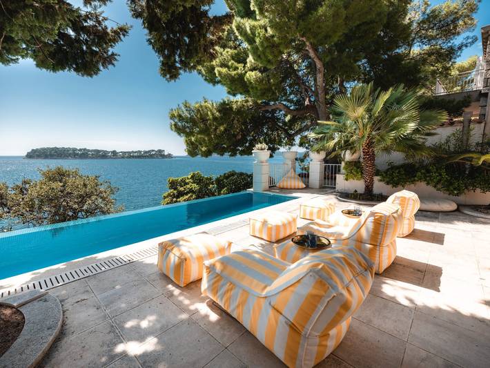 Villa pour 9 personnes, avec jardin à Lozica