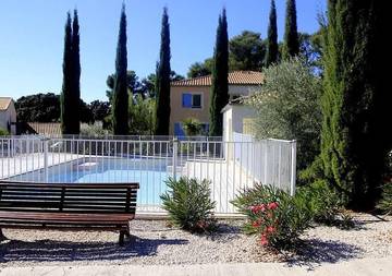 Gîte pour 4 personnes, avec piscine ainsi que vue et jardin à Castries