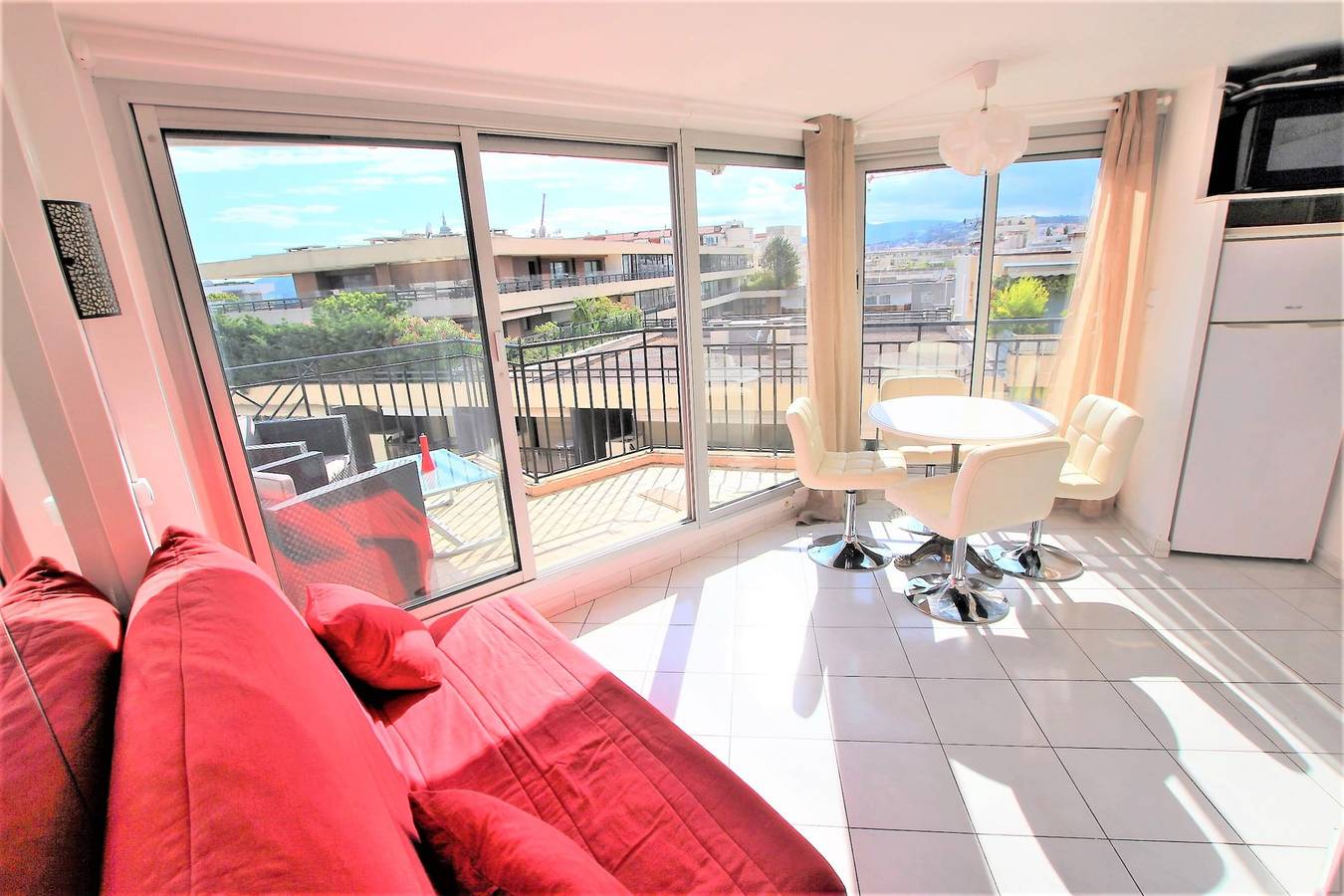 Appartement entier, Studio dernier étage avec terrasse sur splendide vue mer in Cannes, Région de Cannes