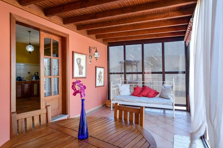 Beautiful Villa La Petit with Pool, Terrace, Garden and Wi-Fi in Guatiza, Teguise