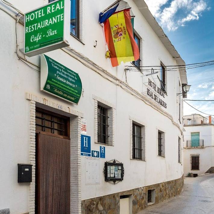 Hotel para 9 personas, con Terraza y Vistas en Yegen