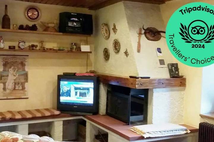 Baita per 9 persone, con idromassaggio e giardino, con animali domestici in Val di Sole