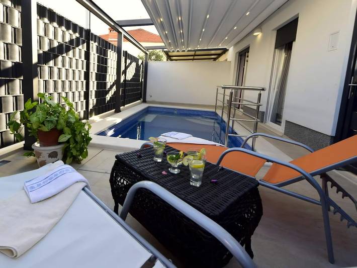 Ferienwohnung für 4 Personen, mit Terrasse und Pool in Trogir - 4