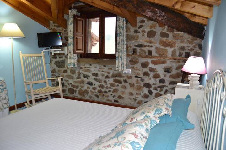 Casa rural para 5 personas, con jardín y terraza, Se admiten mascotas en Valle de Soba - 2