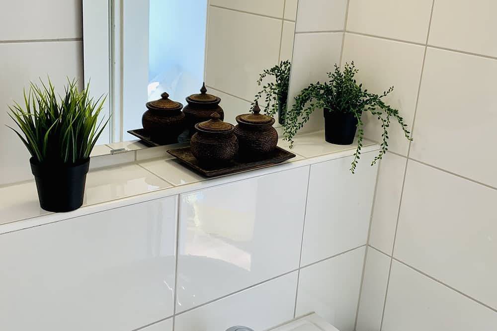 Ganze Wohnung, Gemütliches Apartment bei der Uniklinik , mit Küchenzeile und Badezimmer in Homburg, Saarpfalz-Kreis
