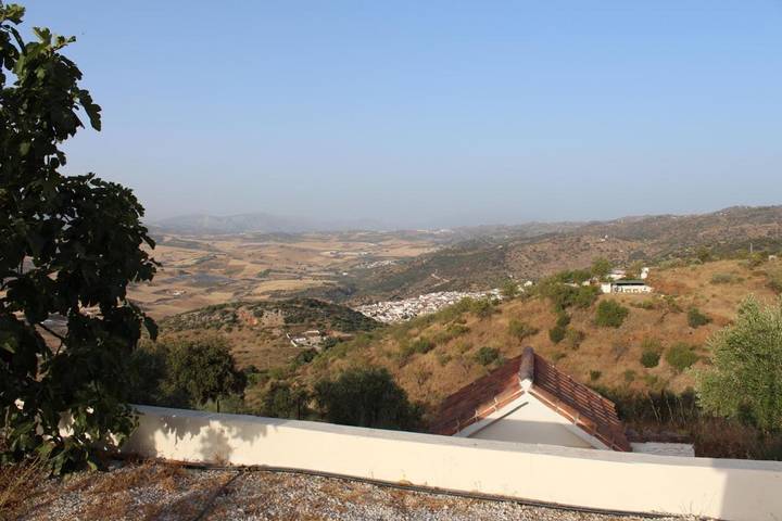 Gîte pour 2 personnes, avec vue ainsi que piscine et jardin à Casabermeja - 2