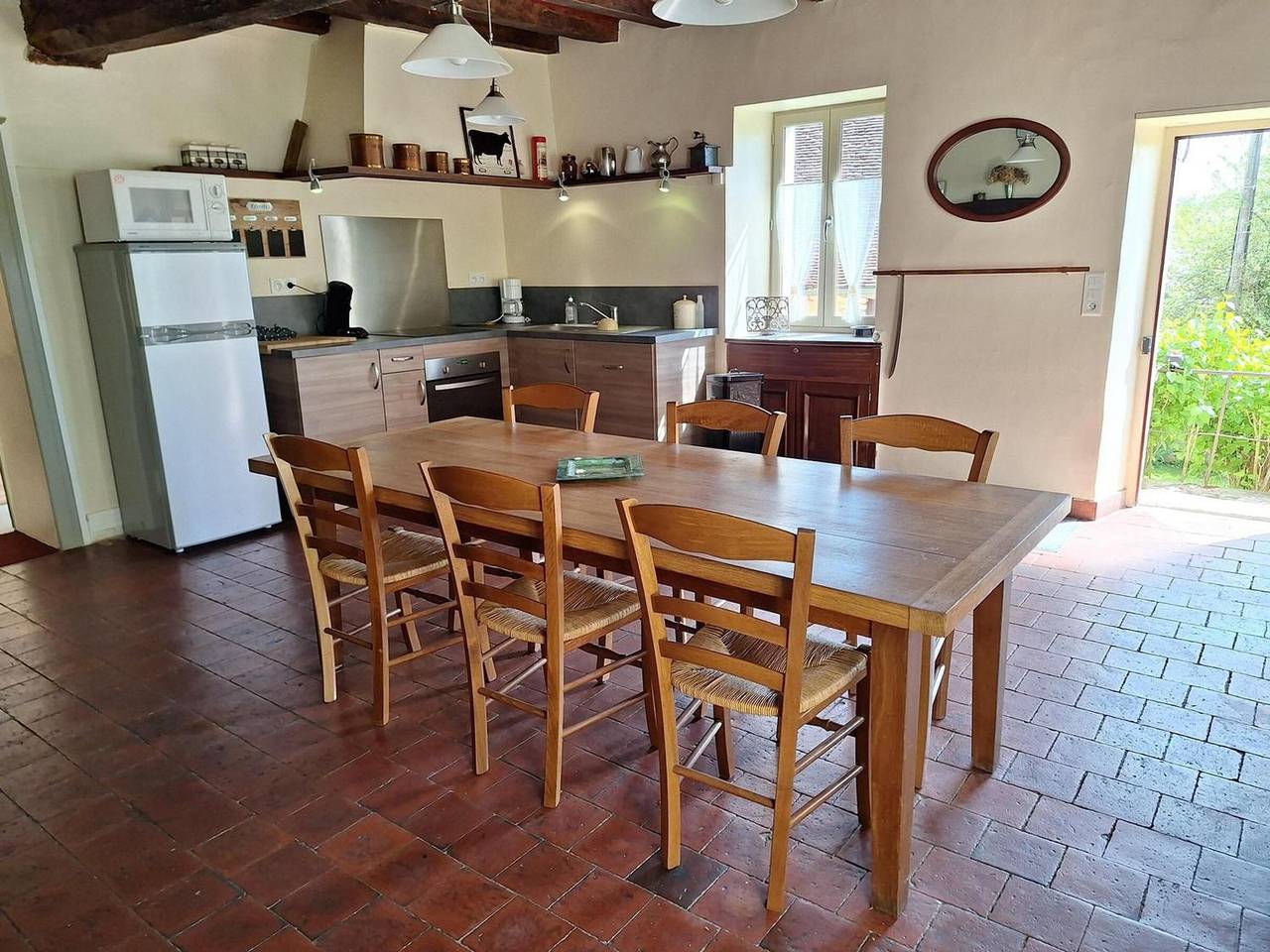 Familienferienhaus in Burgund, nahe Weinberge, 3 Schlafzimmer, Kamin in Vézannes, Region Avallon