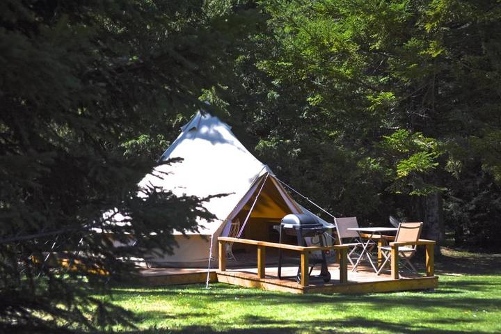 Tente pour 2 personnes, avec terrasse ainsi que vue et jardin, animaux acceptés dans Hautes-Alpe