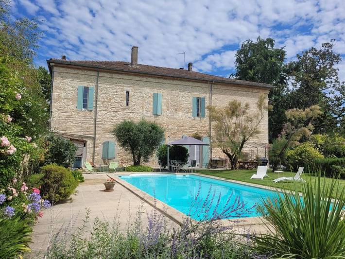 Location de vacances pour 4 personnes, avec Balcon et Terrasse ainsi que Jardin et Piscine à Passage - 3