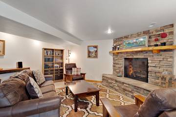 Log Cabin for 10 Guests in McCall, Valley County, Picture 3