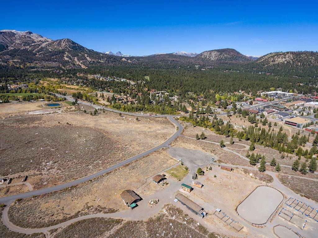 Log Cabin for 4 Guests in Mammoth Lakes, Mammoth Mountain