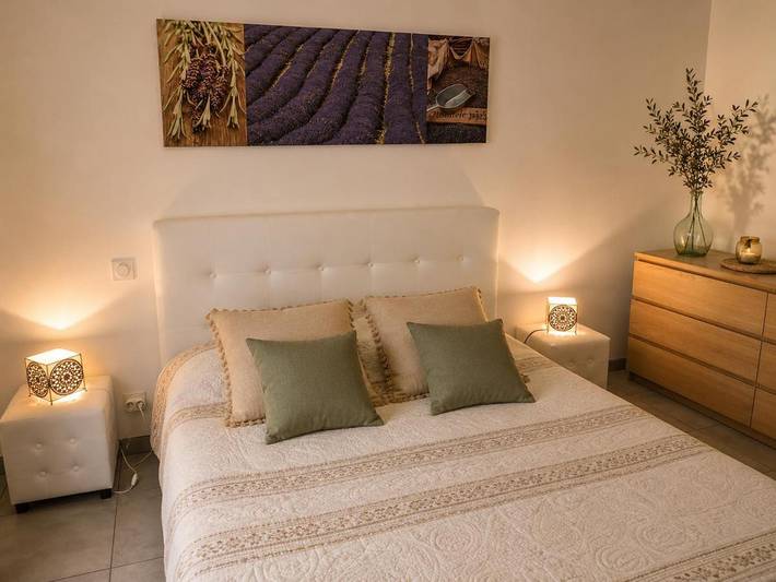 Gîte pour 6 personnes, avec terrasse et piscine à Montblanc - 3