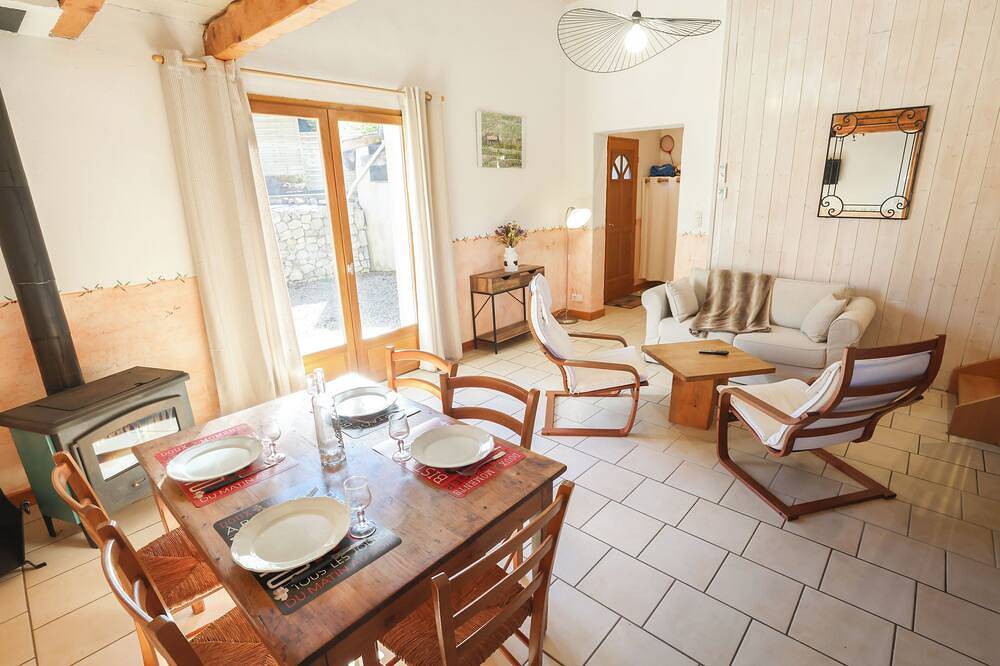 Pretty country gîte for 2-5 people, close to the Drôme and Ardèche mountains in Grane, Die und Umgebung