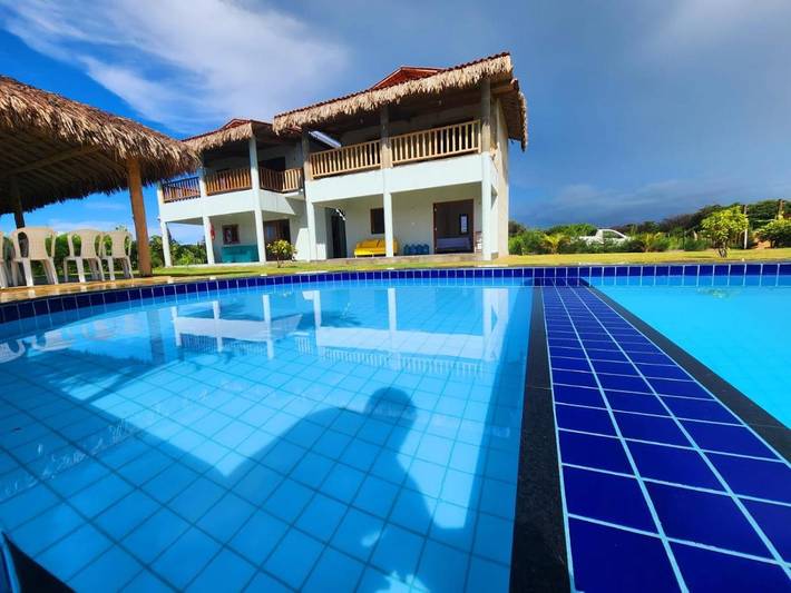 Hôtel pour 4 personnes, avec piscine et terrasse ainsi que vue et jardin, animaux acceptés