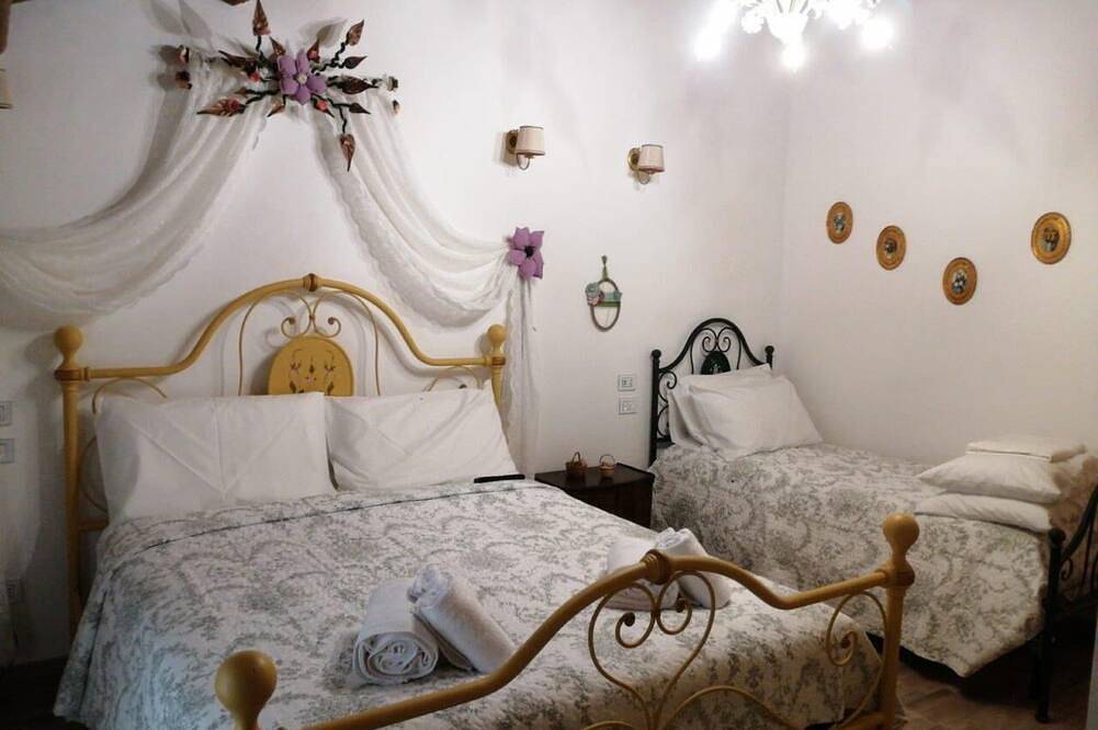 Exclusive estate for groups of up to 16 guests in the Euganean Hills near Venice in Este, Province de Padoue
