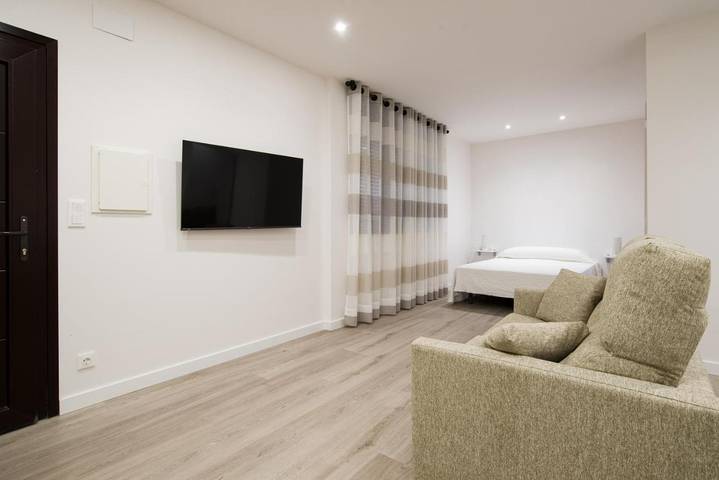 Gîte pour 6 personnes, avec terrasse à Arguedas - 3