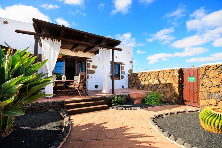Casa rural para 4 personas, con jardín, Familias con niños en San Bartolomé - 2