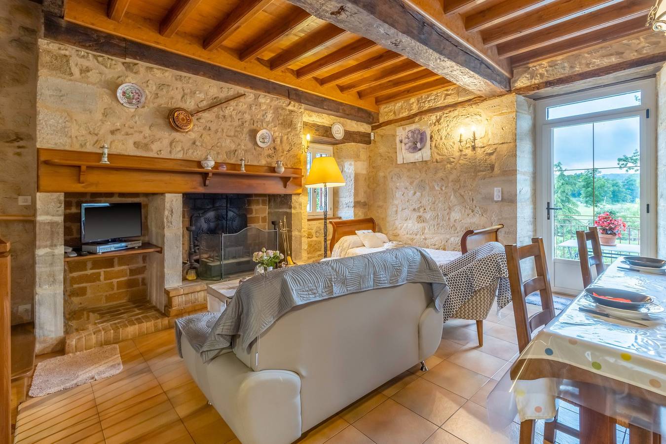 Gîte du Lavoir – Maison de vacances authentique avec charme et nature préservée in Cherveix-Cubas, Périgord Vert