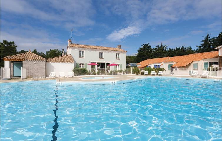 Location de vacances pour 6 personnes, avec jardin et piscine dans Plage des Becs - 2