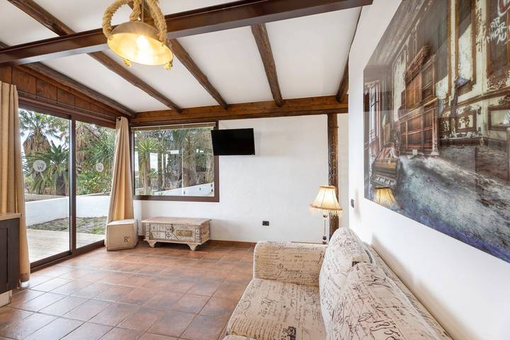 Apartamento entero, Apartamento 'Finca Wapa - Gárgola' con vistas al mar, Wi-Fi y aire acondicionado. in Las Puntas, Frontera 