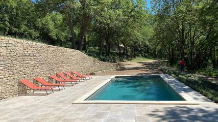 Vacation Rental for 10 Guests in Apt, Parc naturel régional du Luberon, Picture 1