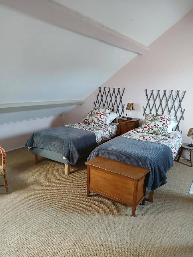 Chambre d’hôte pour 6 personnes, avec vue ainsi que jardin et terrasse en Auvergne - 3
