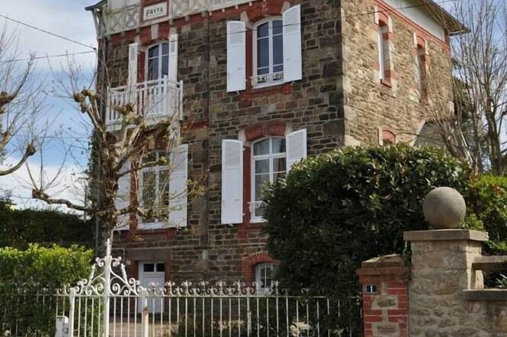 Location de vacances pour 12 personnes, avec Jardin dans Plage De L Islet