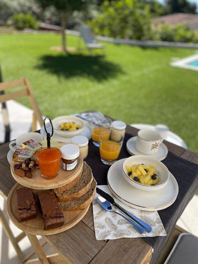 Chambre d’hôte pour 2 personnes, avec terrasse et piscine ainsi que jardin et vue à La Cadière-d'Azur - 4