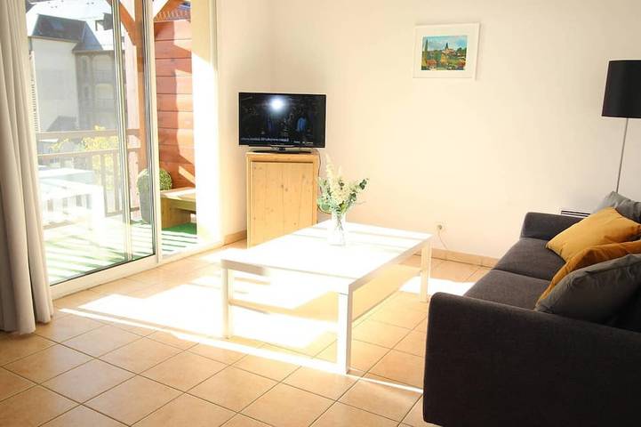 Appartement de vacances pour 6 personnes, avec balcon et piscine, animaux acceptés