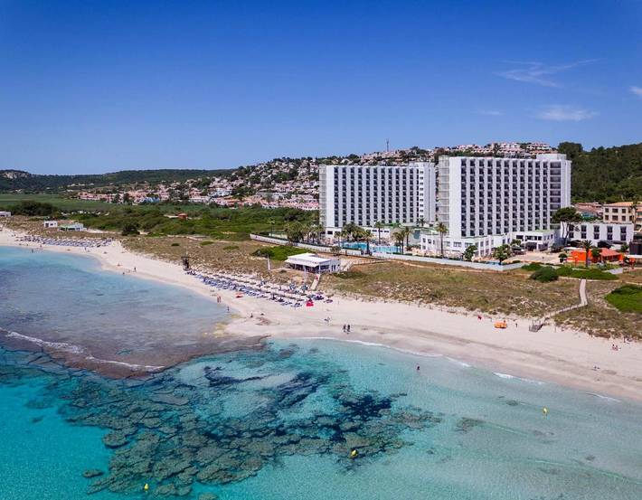 Hotel für 4 Personen, mit Balkon und Terrasse sowie Garten und Kinderpool