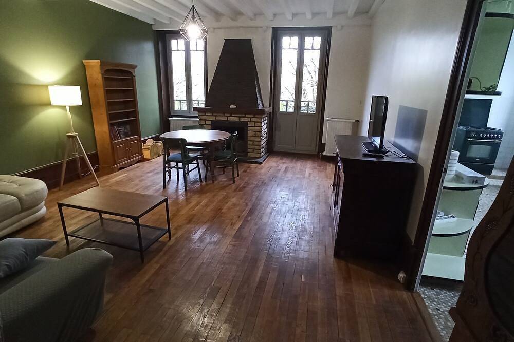 Appartement entier, Joli appartement tout confort dans residence, a deux pas di centre ville in Tournus, Région de Mâcon