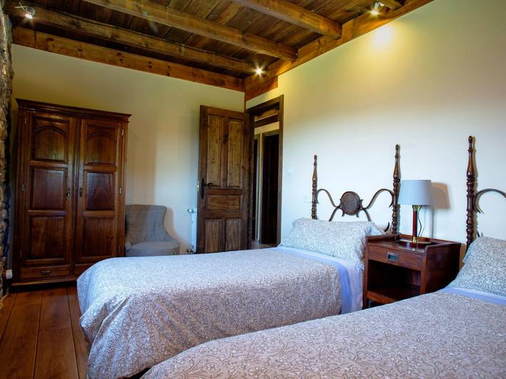 Casa rural para 10 personas, con balcón y jardín en El Bierzo - 2