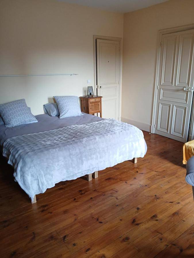 Location de vacances pour 2 personnes, avec jardin à Saint-Germain-Lembron - 4