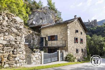 Gîte pour 6 personnes, avec terrasse et jardin, animaux acceptés dans Rouze